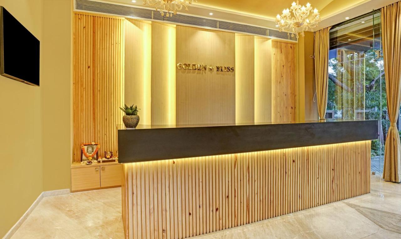 Treebo Premium Golden Bliss Trimurti Nagar Square Нагпур Екстериор снимка