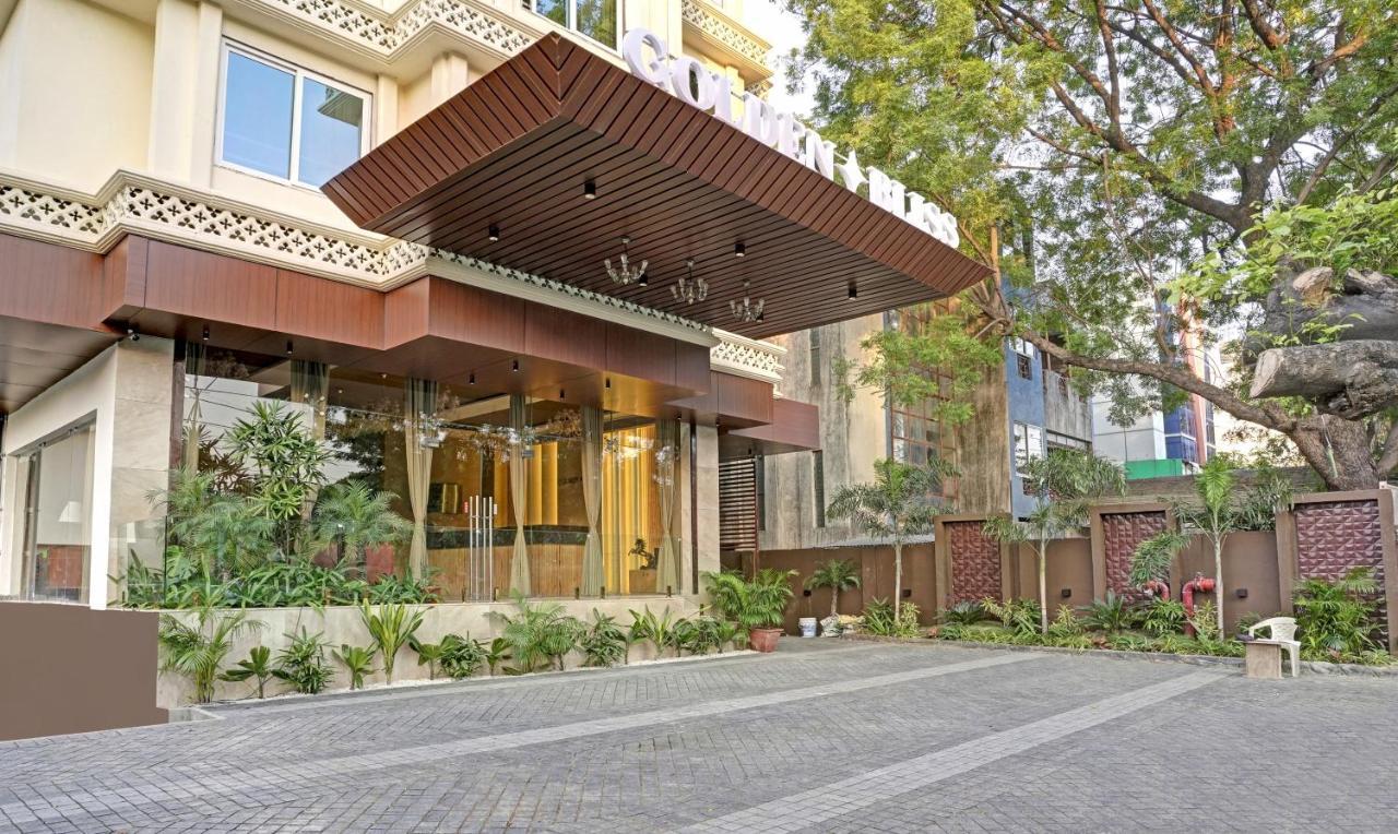 Treebo Premium Golden Bliss Trimurti Nagar Square Нагпур Екстериор снимка