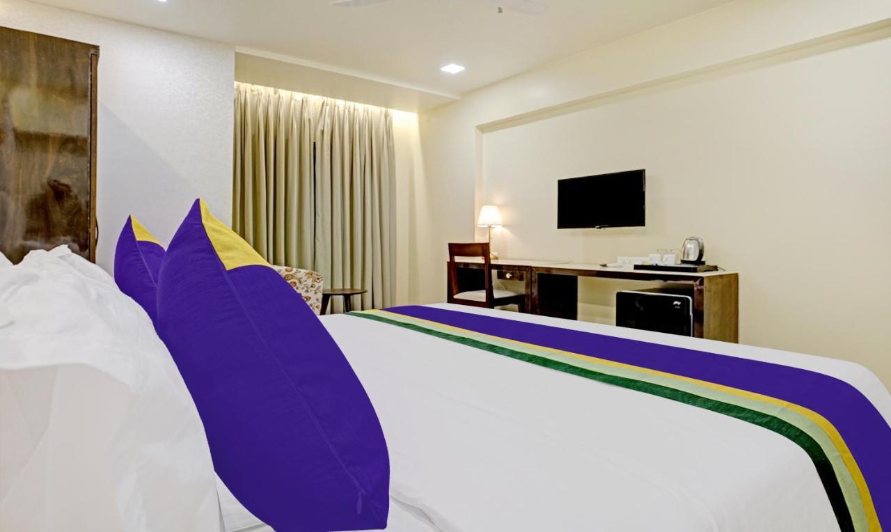 Treebo Premium Golden Bliss Trimurti Nagar Square Нагпур Екстериор снимка